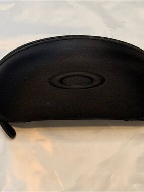 Oakley Black Zippered Semi-Hard Sunglasses Case